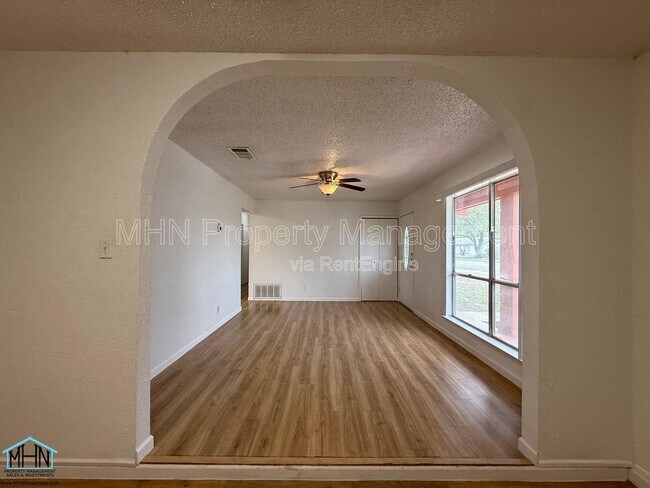 Foto del edificio - 9607 Gold Hl Dr