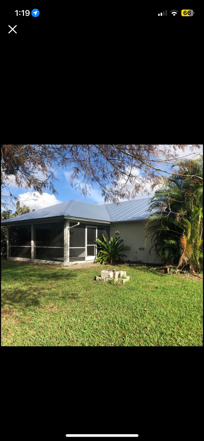 Foto del edificio - 2848 SE Eagle Dr
