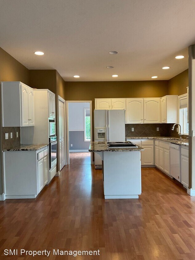 Primary Photo - 4 br, 2.5 bath House - 388 Pintail Court SE