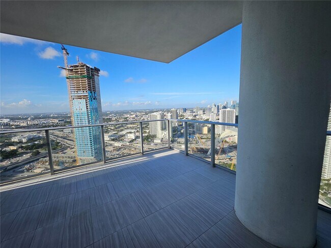 Foto del edificio - 851 NE 1st Ave