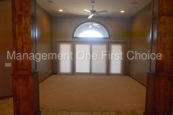 Building Photo - Executive Home