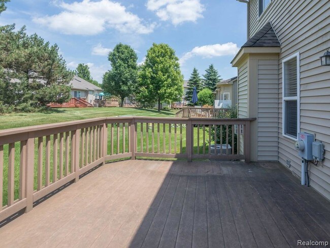 Building Photo - 8112 Springdale Dr