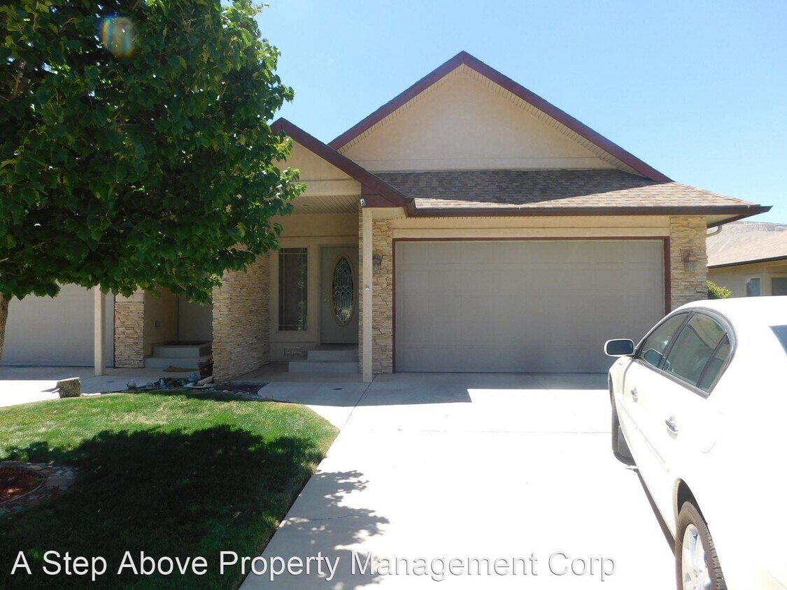 3 br, 2.5 bath House 830 Montclair Drive House Rental in Palisade