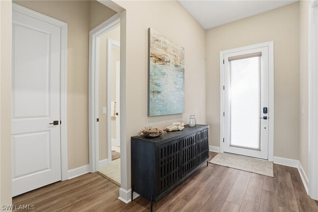 Foto del edificio - 20040 Hartford Blvd