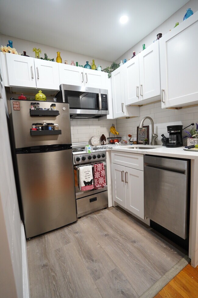 Foto del edificio - 1455 Beacon St