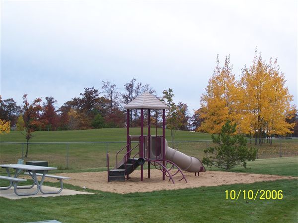 Foto del edificio - 3100 Thorntree Dr