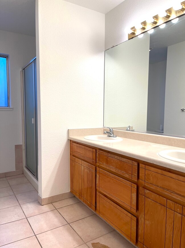 Foto del edificio - 3325 Coulterville Dr