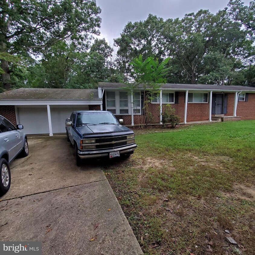 Building Photo - 8603 Dangerfield Rd