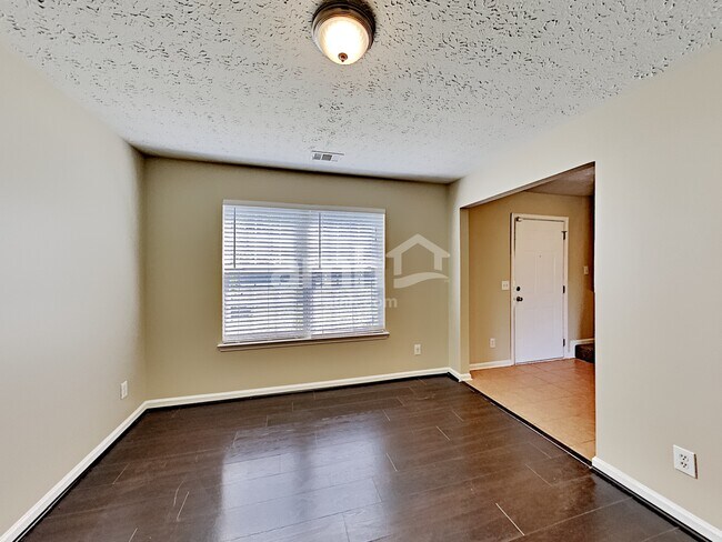 Foto del edificio - 450 Crested View Drive