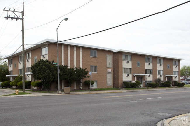 Building Photo - 2200-2204 S 13th Ave