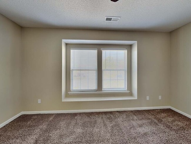 Building Photo - 6114 Mansura Dr