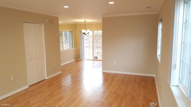Building Photo - 1 br, 1 bath Townhome - 11467 Stoney Point Pl