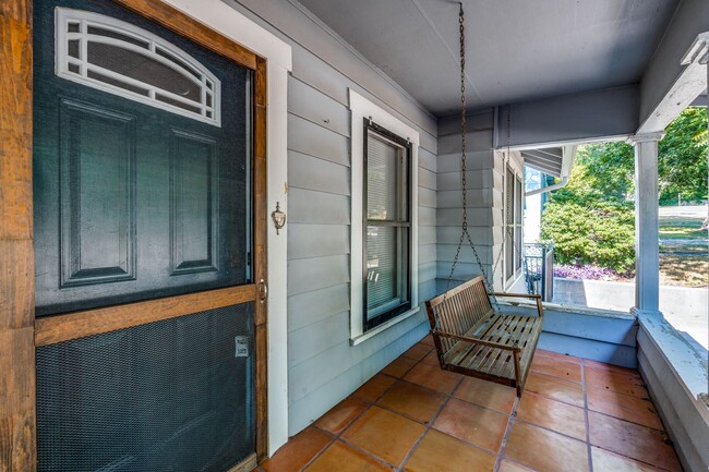 Building Photo - CHARMING ALAMO HEIGHTS COTTAGE