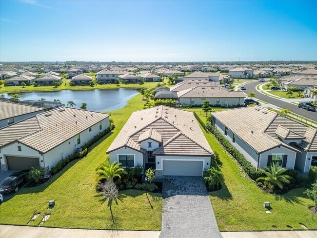 Foto del edificio - 5161 Coral Reef Wy