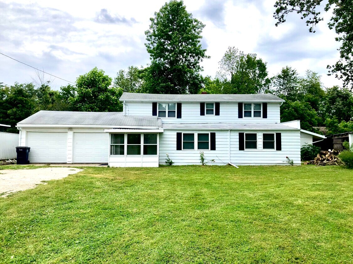 Primary Photo - 912 W Winona Ave