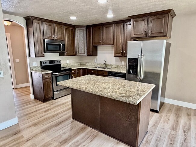 Building Photo - 3993 S 400 E