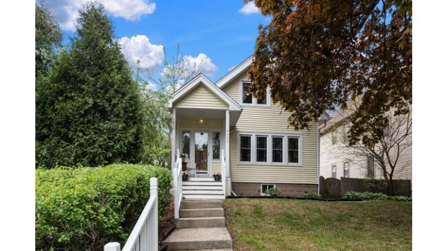 Foto del edificio - 4422 N Bartlett Ave