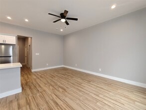 Building Photo - 4124 Vaughn St