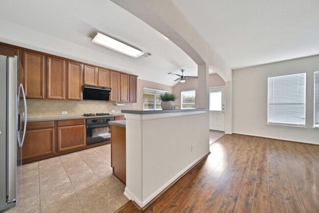 Foto del edificio - 815 McIntosh Bend Dr