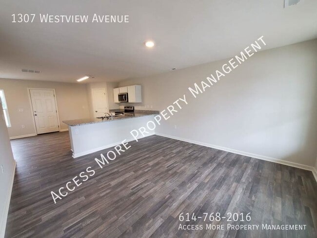 Building Photo - TERRIFIC FOUR BEDROOM 3 BATH HOME  - SPRIN...