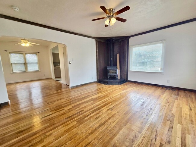 Building Photo - Charming Home in Henefer, UT!