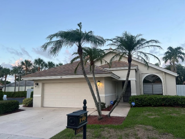 Photo - 190 Temple Ave House