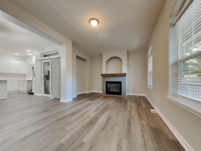Foto del edificio - 4912 Balustrade Blvd SE