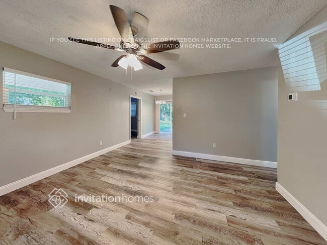 Foto del edificio - 1098 E Harrison St