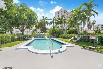 Building Photo - 9800 E Bay Harbor Dr