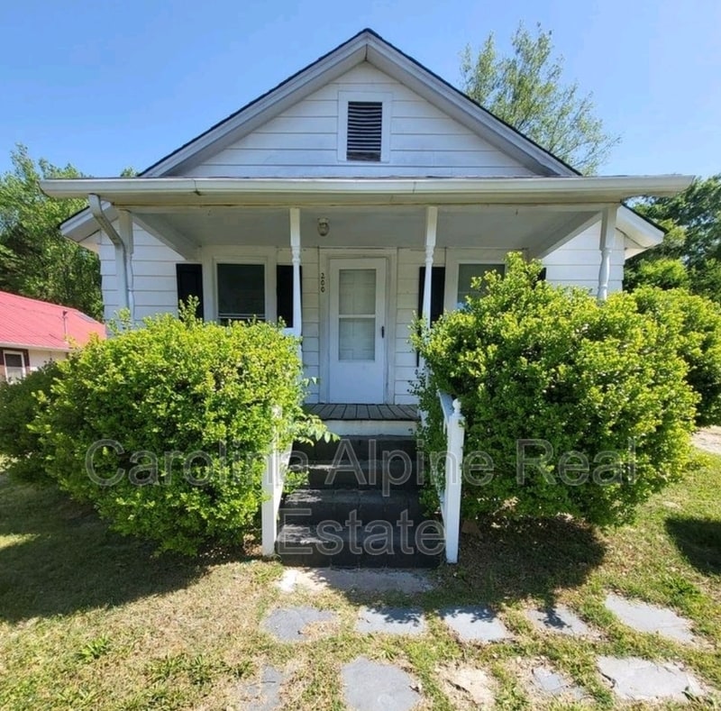 200 Cain St, Spencer, NC 28159 House for Rent in Spencer, NC