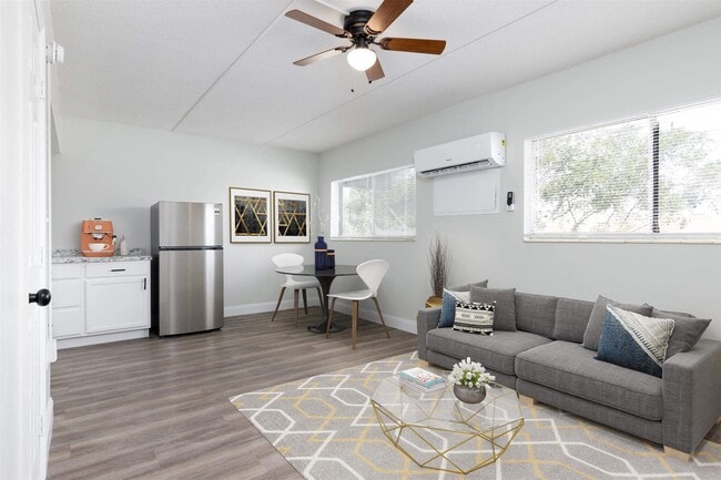 Foto del edificio - Addison Cove