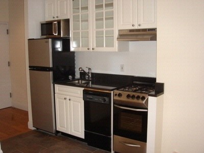Building Photo - 246 Mott St