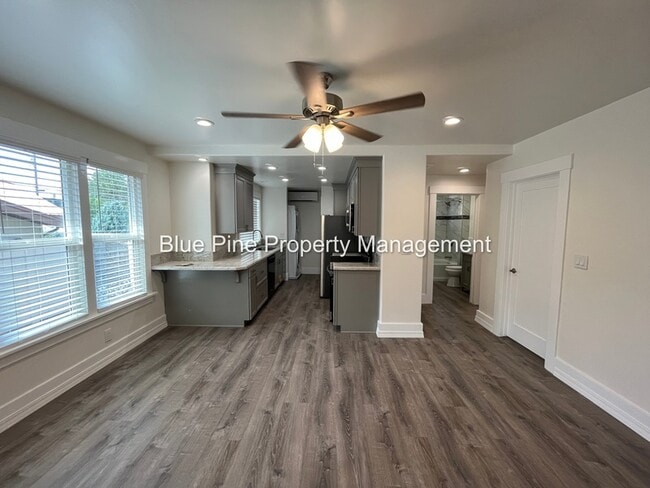 Building Photo - 155 5th St