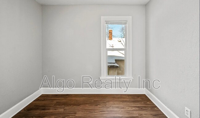 Foto del edificio - 861 Marion St