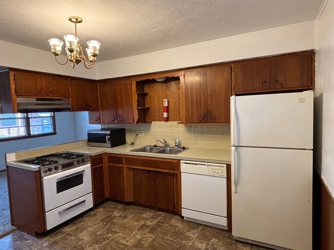 Building Photo - Cute 2 bedroom 1 bath