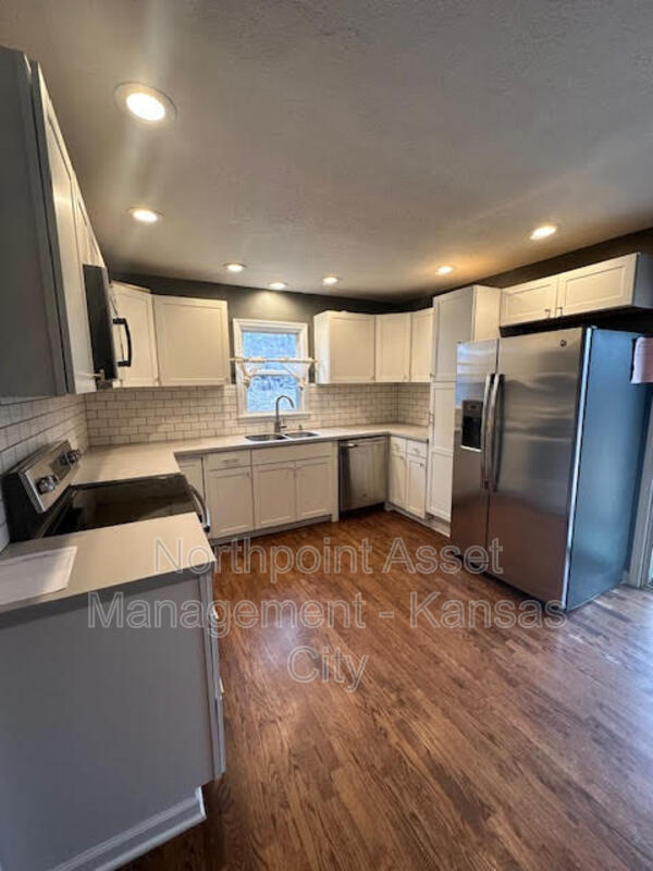 Foto del edificio - 1036 NW South Shore Dr