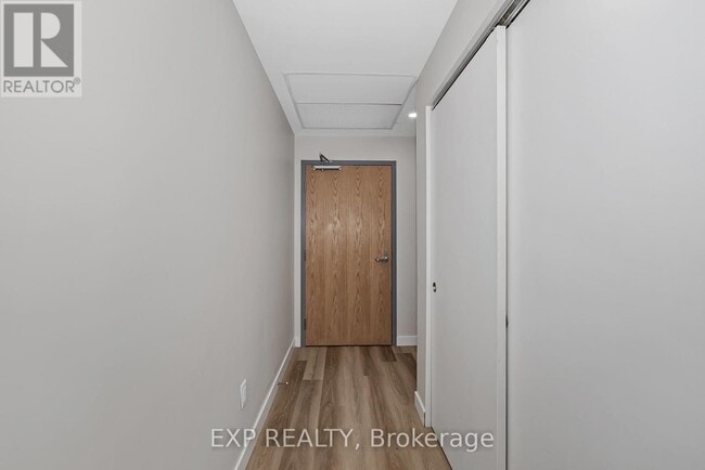 Building Photo - 211 Armstrong St