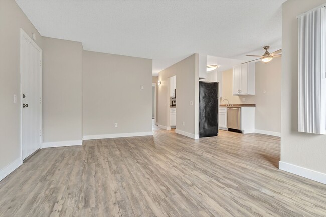 Interior Photo - Grossmont Bluffs