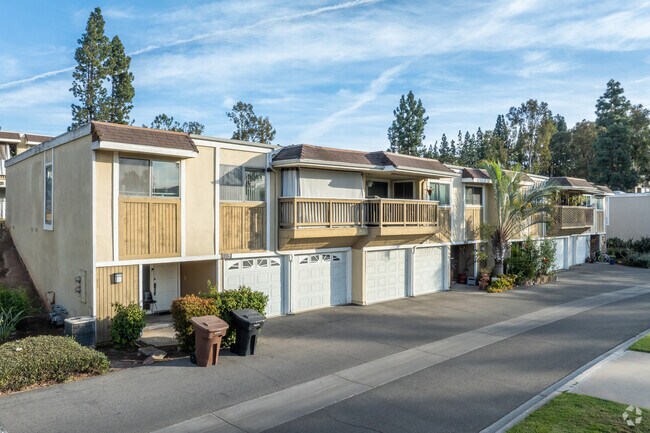Building Photo - Laguna Village