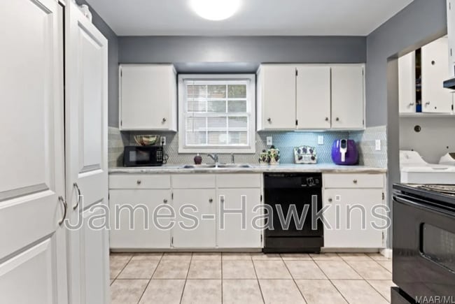 Building Photo - 1152 Woodbridge Dr