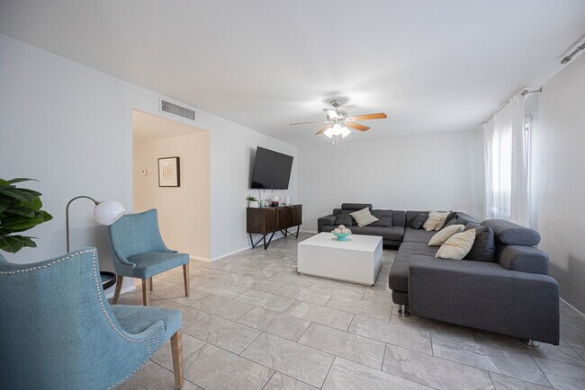 Foto del edificio - 3931 N 86th St