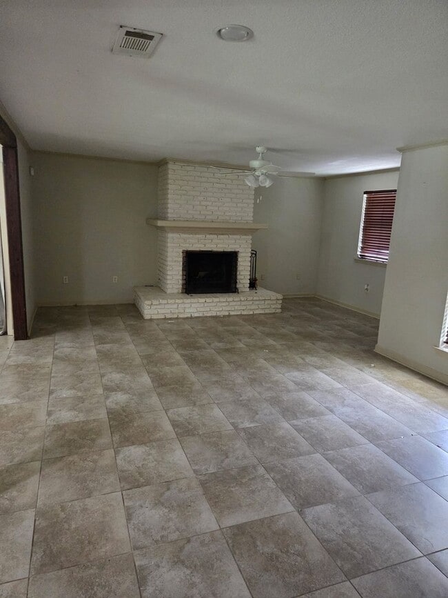 Building Photo - 1757 Southland Ct