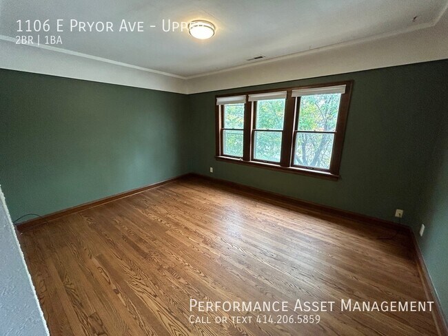 Building Photo - Beautiful 2BED/1BATH Bayview Upper Unit