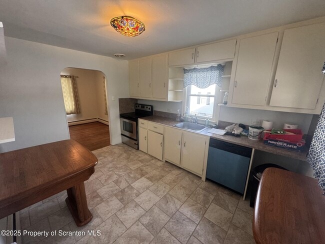 Building Photo - 910 Bernard Ave