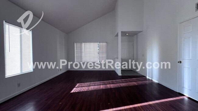 Building Photo - Ready to Rent 3 Bedroom, 2.5 Bath Victorvi...