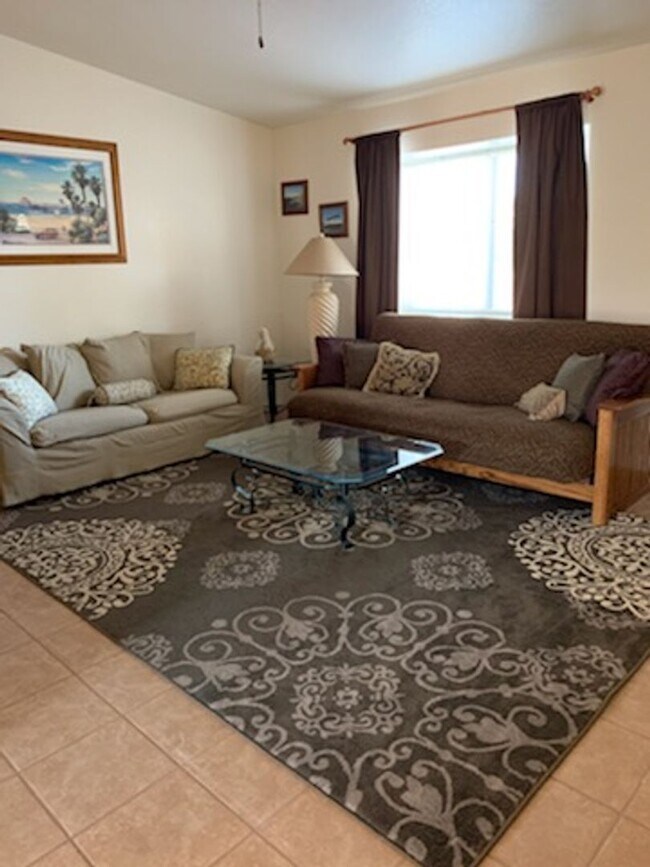 Building Photo - WINTER FURNISHED RENTAL