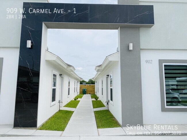 Foto del edificio - 909 W Carmel Ave