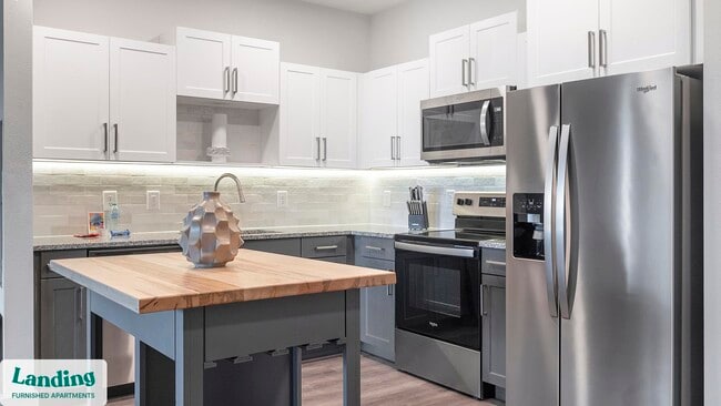 Foto del edificio - 2995 Railside Lp