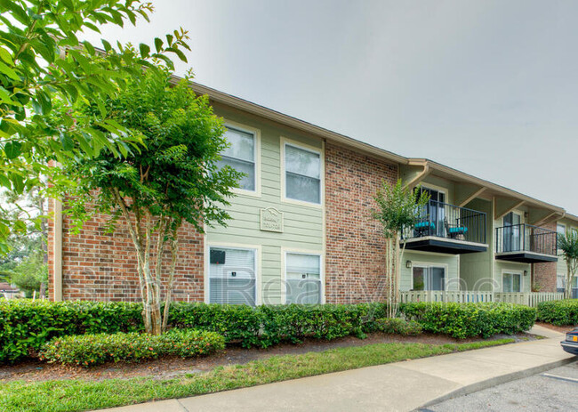 Building Photo - 3737 Loretto Rd