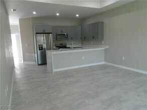 Building Photo - 937 Graystone Ave